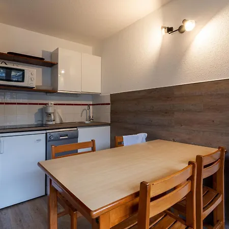 Apartment Les Eterlous By Interhome